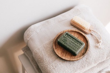 Astuces pour des soins apaisants à la maison